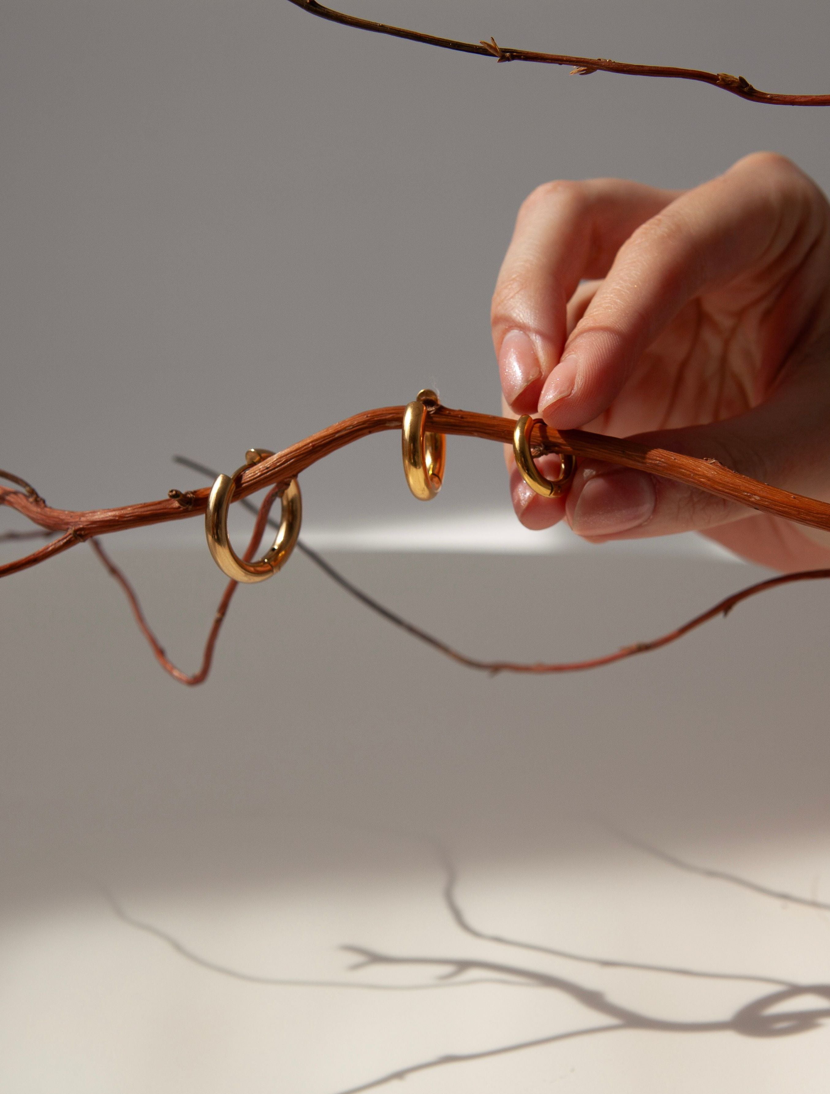 Złote kolczyki koła Simple Hoops